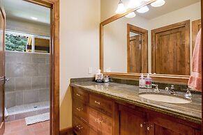 Star Haven Retreat 5 BDR Stunner!