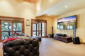 Star Haven Retreat 5 BDR Stunner!