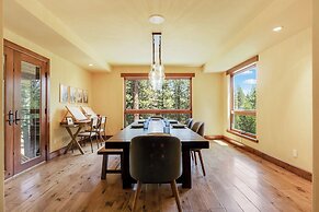 Star Haven Retreat 5 BDR Stunner!