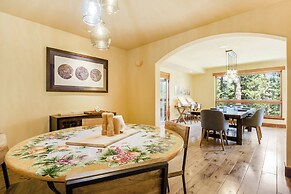 Star Haven Retreat 5 BDR Stunner!