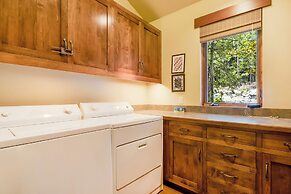 Star Haven Retreat 5 BDR Stunner!