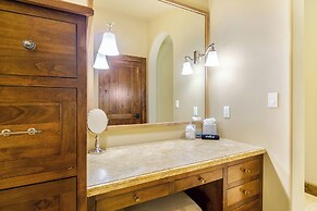 Star Haven Retreat 5 BDR Stunner!