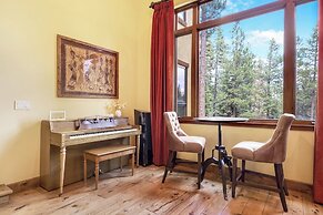 Star Haven Retreat 5 BDR Stunner!