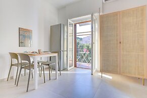 Vatican Loft with Balcony -Home and More