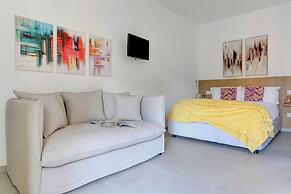 Vatican Loft with Balcony -Home and More