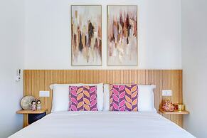 Vatican Loft with Balcony -Home and More