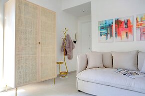 Vatican Loft with Balcony -Home and More