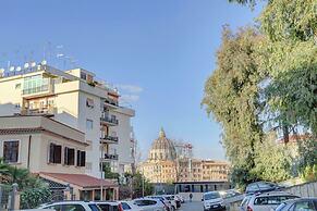 Vatican Loft with Balcony -Home and More