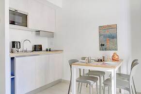 Vatican Loft with Balcony -Home and More