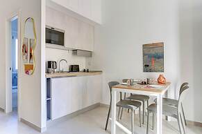 Vatican Loft with Balcony -Home and More