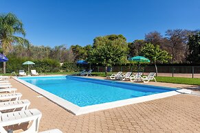 Luxury Holiday House With Pool