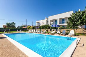 Luxury Holiday House With Pool