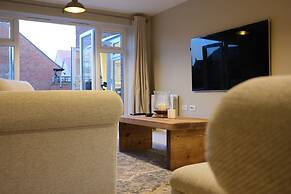 Bicester Villa - 6 Bed - Sleeps 14