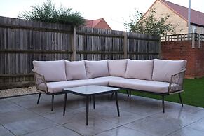 Bicester Villa - 6 Bed - Sleeps 14