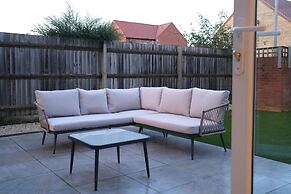 Bicester Villa - 6 Bed - Sleeps 14