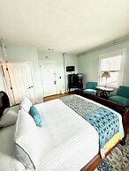 The Glen Cove Hotel & Restaurant