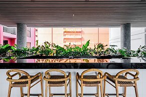 Centriqo by Wynwood house