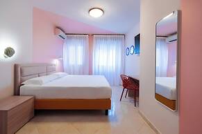 La Vista Postcard Hotel