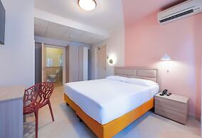 La Vista Postcard Hotel