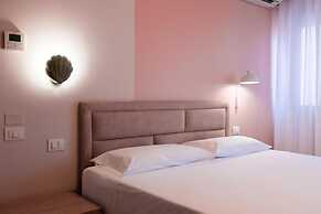 La Vista Postcard Hotel
