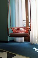 La Vista Postcard Hotel