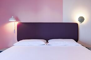 La Vista Postcard Hotel