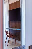 La Vista Postcard Hotel