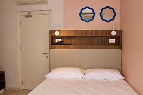 La Vista Postcard Hotel