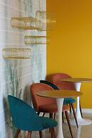 La Vista Postcard Hotel