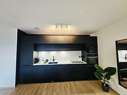 Serene 2 bedroom flat with terrace