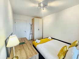 Serene 2 bedroom flat with terrace