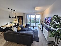 Serene 2 bedroom flat with terrace