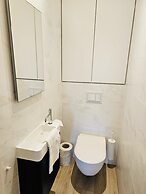 Serene 2 bedroom flat with terrace