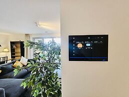 Serene 2 bedroom flat with terrace