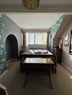 Sheffield's 3BR Retreat