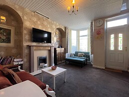 Sheffield's 3BR Retreat