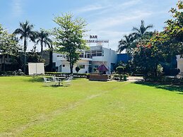 Silver Oak Country Yard Hotel & Resort