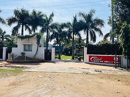 Silver Oak Country Yard Hotel & Resort