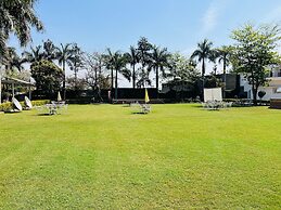 Silver Oak Country Yard Hotel & Resort