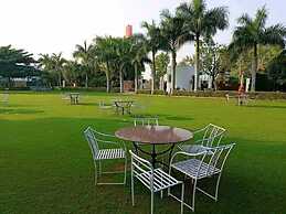 Silver Oak Country Yard Hotel & Resort