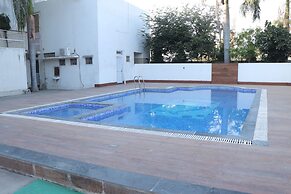 Silver Oak Country Yard Hotel & Resort