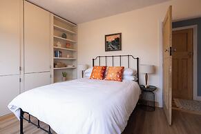 3br-garden-freeparking-neartowncentre