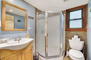 Cozy Lake Cabin 3 with Boatdock