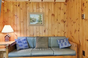 Cozy Lake Cabin 3 with Boatdock