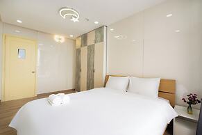 Gin House - Garden Gate APT Phu Nhuan