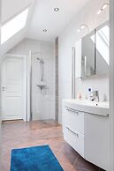 Penthouse by Brosundet, Free Parking Space