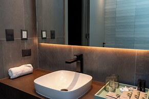 Eh Boutique Experience