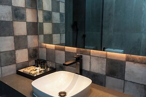 Eh Boutique Experience