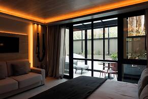 Eh Boutique Experience