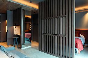 Eh Boutique Experience